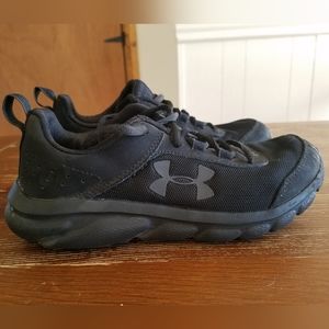Under Armour 4Y Shoes